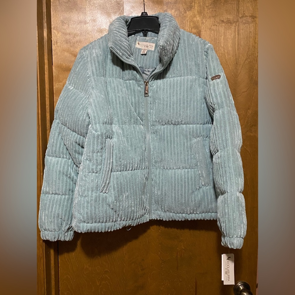 Koolaburra by UGG Women’s size M . Mint colored corduroy puffer jacket . NWT